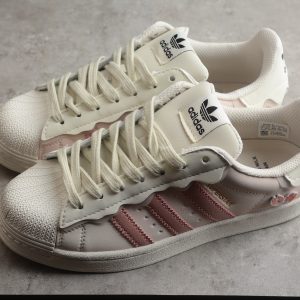 (WMNS) adidas originals Superstar Sneakers Creamy GW4441