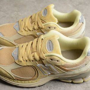 New Balance AURALEE x 2002R 'Sand' M2002RE1