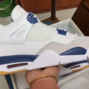 Air Jordan 4 Retro SB 'White Navy' DR5415-100