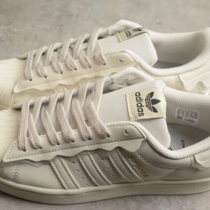 (WMNS) adidas originals Superstar Sneakers Creamy GW4441