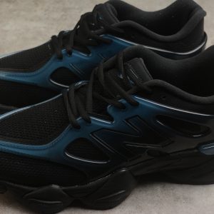 New Balance 9060 Caged Trainer black / blue