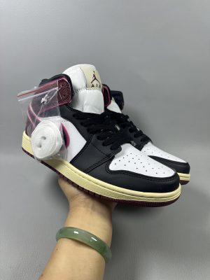Air Jordan 1 Black and White Brown